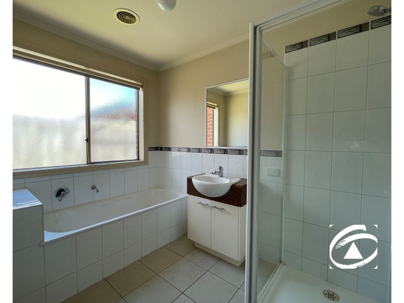 73 Melzak Way, Berwick VIC 3806