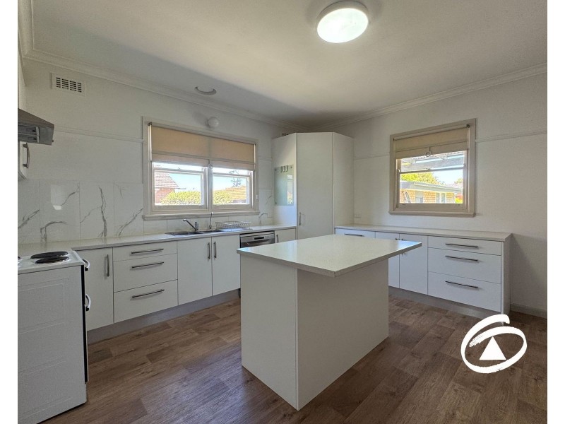 4 Henty Street, Pakenham VIC 3810