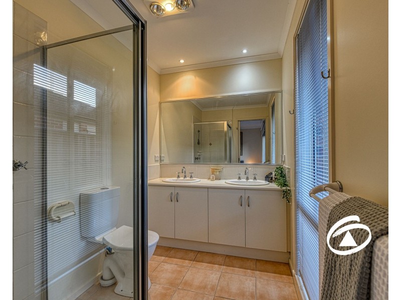 64 Edgbaston Circuit, Berwick VIC 3806