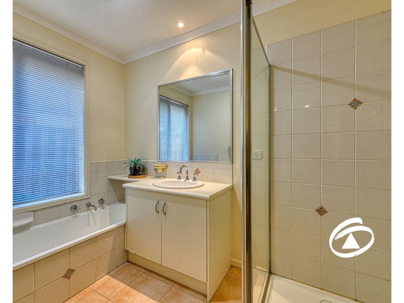 64 Edgbaston Circuit, Berwick VIC 3806