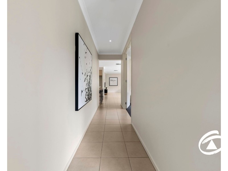 105 Selandra Boulevard, Clyde North VIC 3978