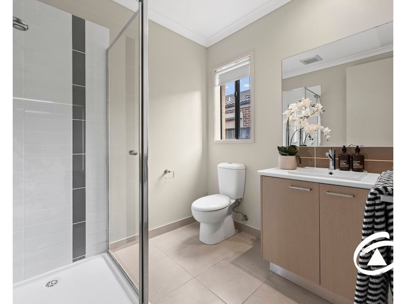 105 Selandra Boulevard, Clyde North VIC 3978