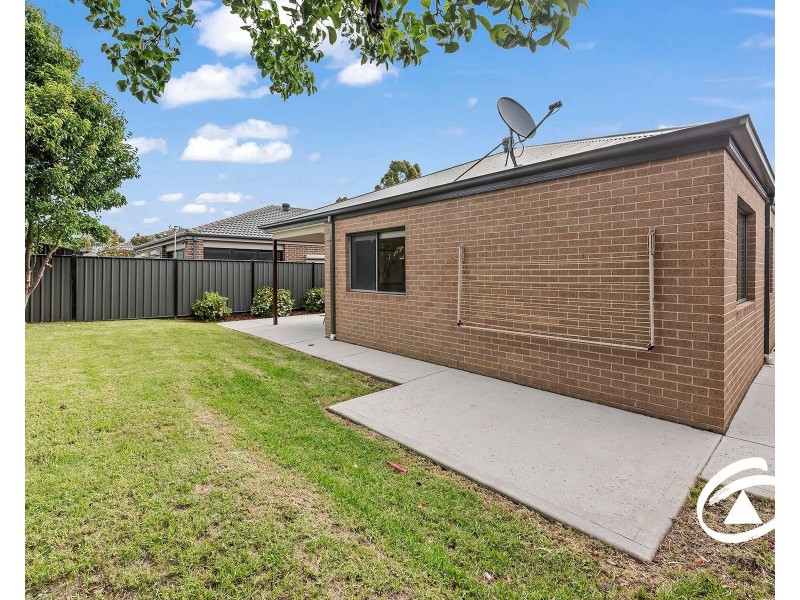 105 Selandra Boulevard, Clyde North VIC 3978
