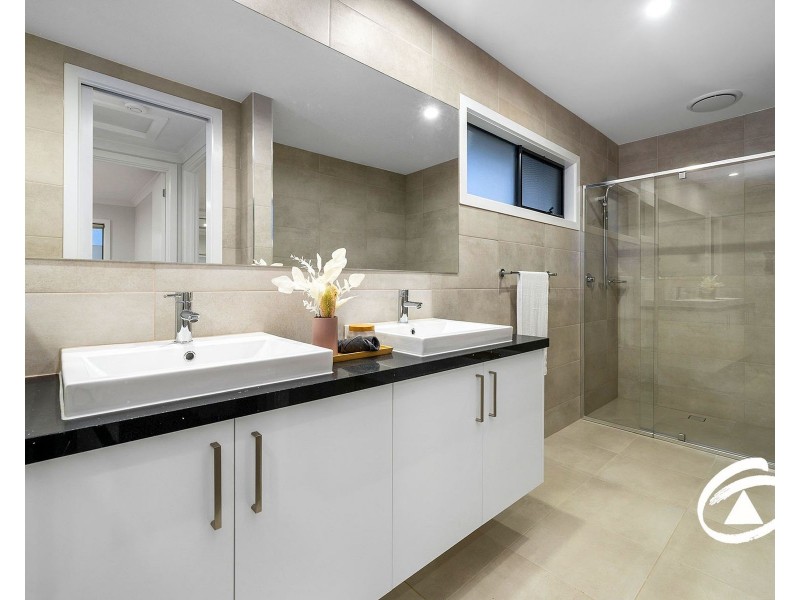 7 Gian Street, Clyde VIC 3978