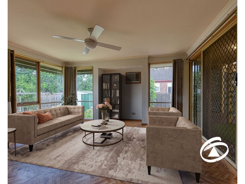 9 Scarborough Drive, Narre Warren South VIC 3805