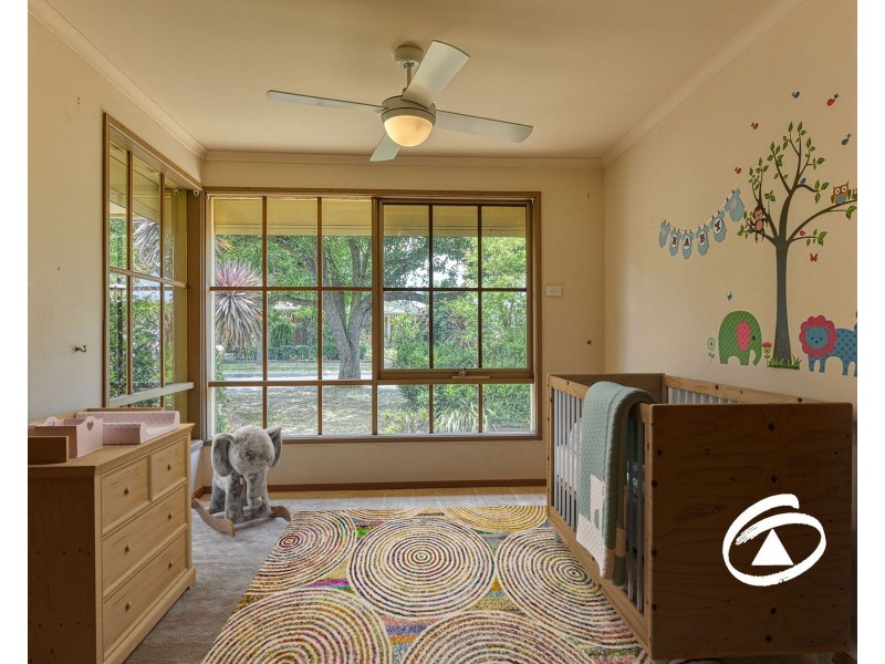 9 Scarborough Drive, Narre Warren South VIC 3805