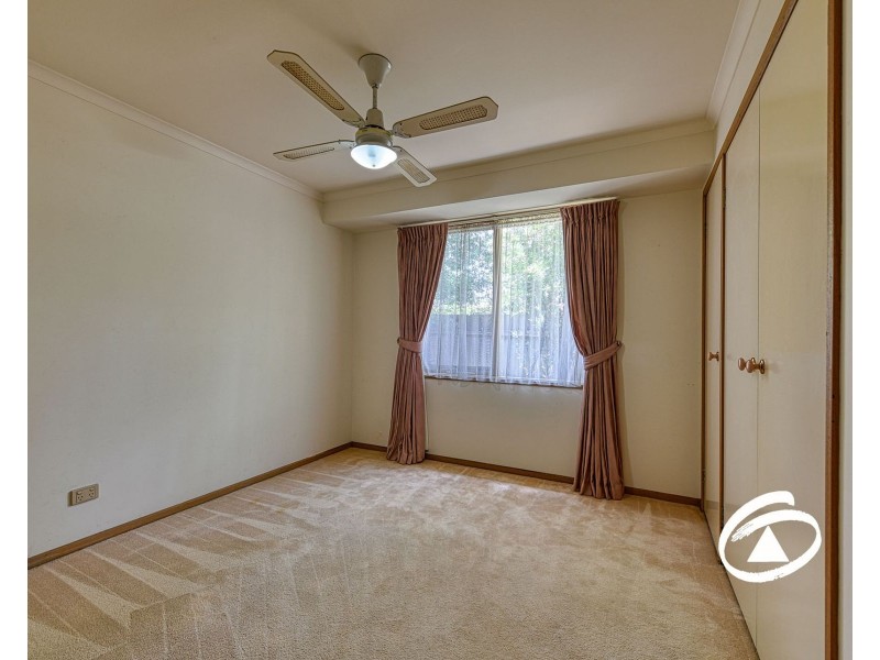 9 Scarborough Drive, Narre Warren South VIC 3805