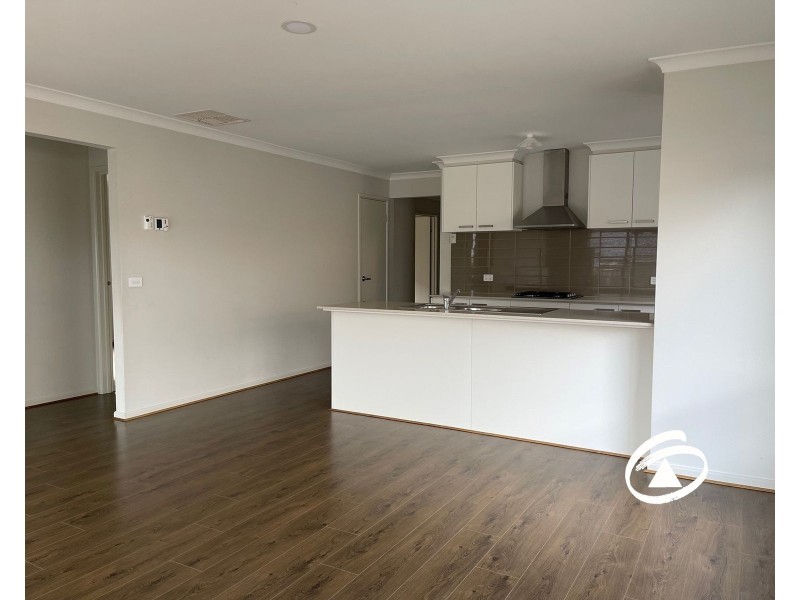 10 Eloise Circuit, Officer VIC 3809