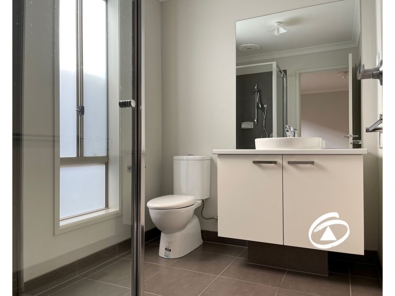 10 Eloise Circuit, Officer VIC 3809