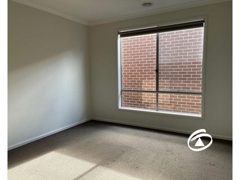 10 Eloise Circuit, Officer VIC 3809