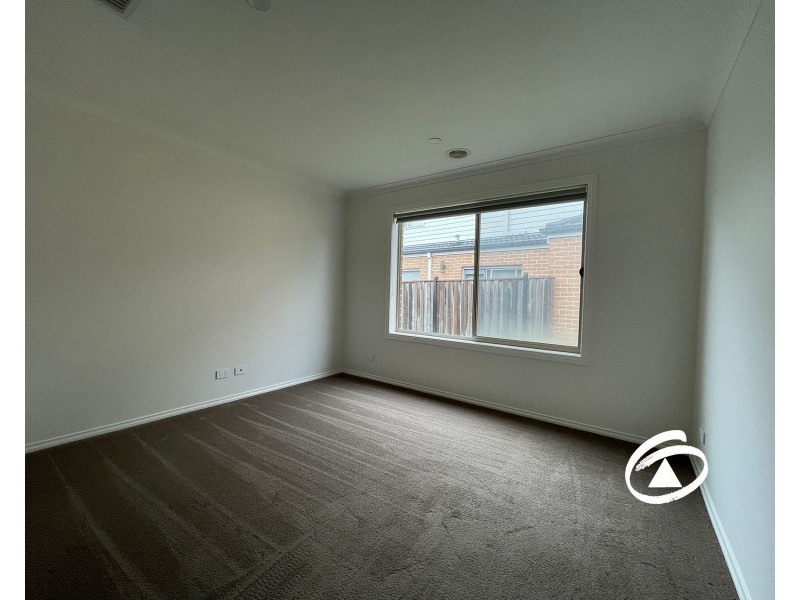 42 Aintree Close, Clyde VIC 3978