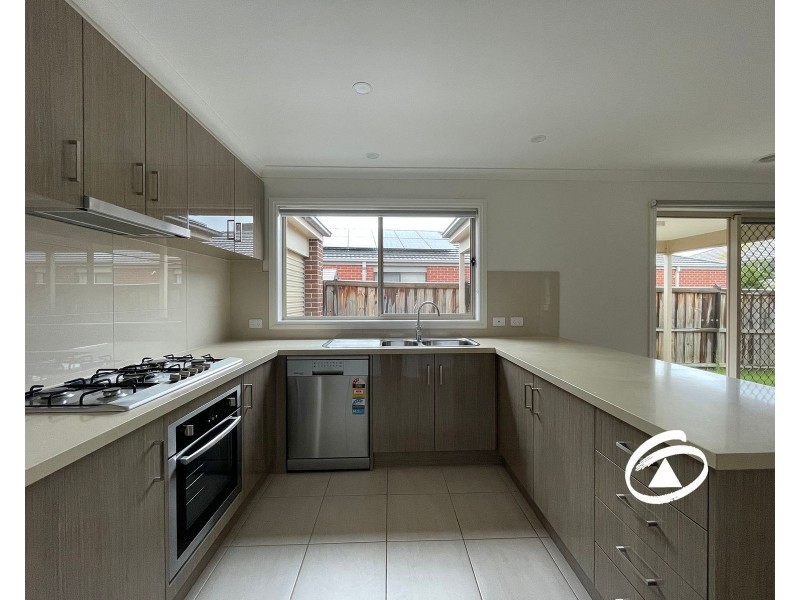 42 Aintree Close, Clyde VIC 3978