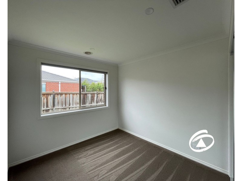 42 Aintree Close, Clyde VIC 3978