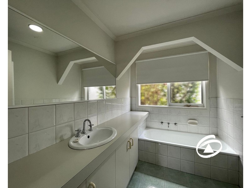 24 Chirnside Road, Berwick VIC 3806