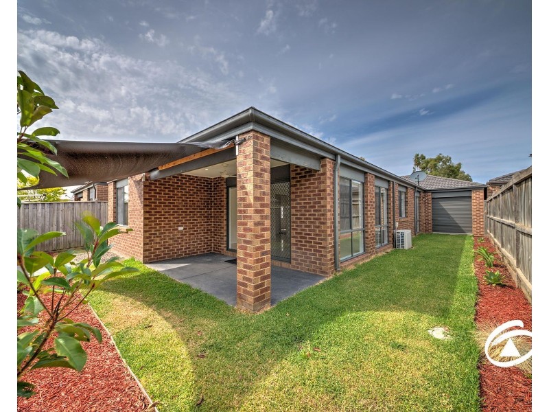 8 Boland Drive, Lyndhurst VIC 3975
