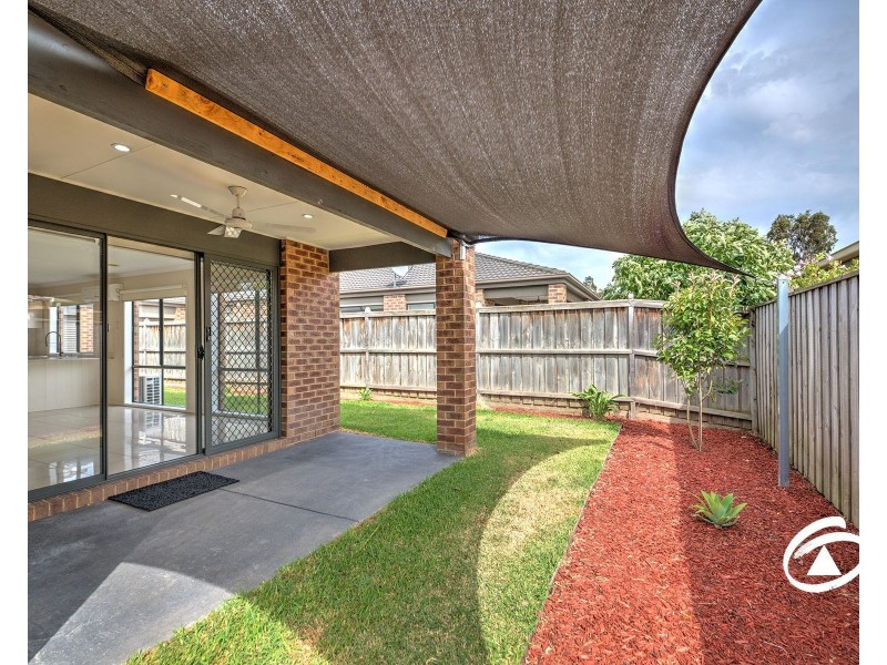 8 Boland Drive, Lyndhurst VIC 3975