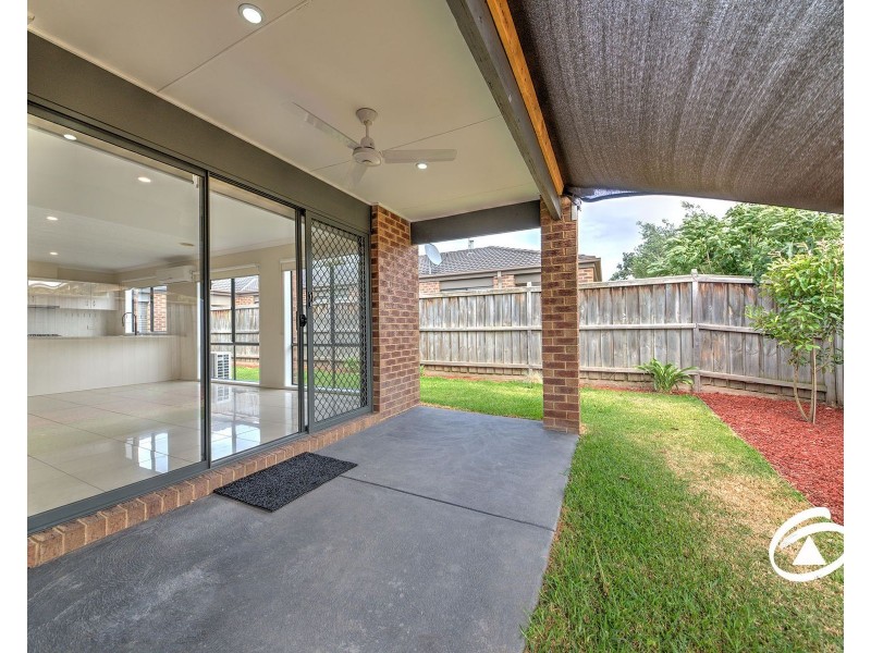 8 Boland Drive, Lyndhurst VIC 3975