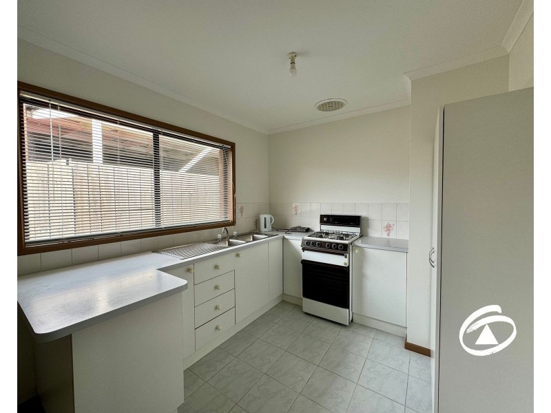 2/102 Fleetwood Drive, Narre Warren VIC 3805