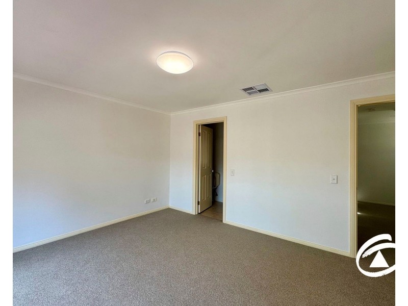 11 Provence Place, Narre Warren South VIC 3805