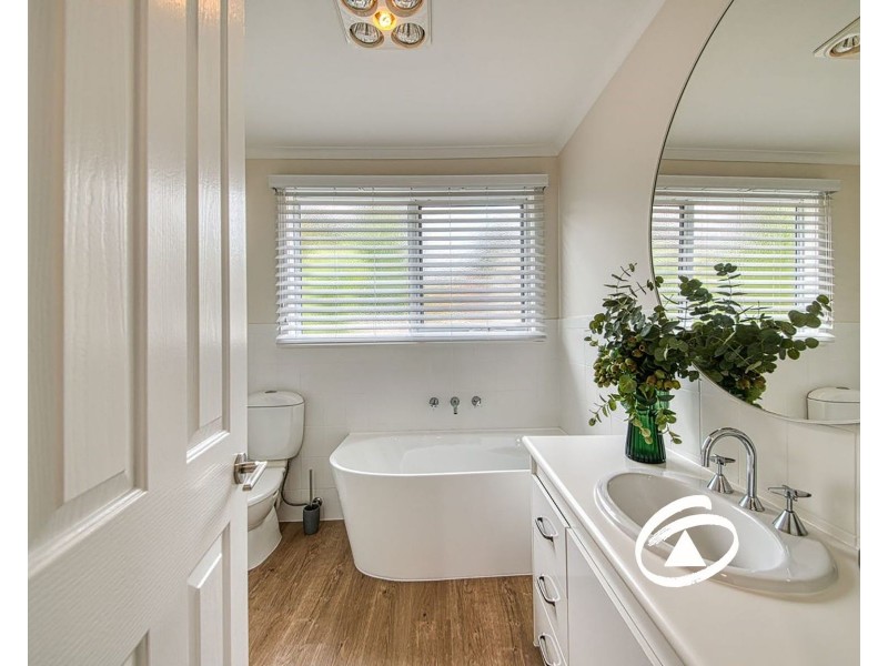 8 Shute Avenue, Berwick VIC 3806