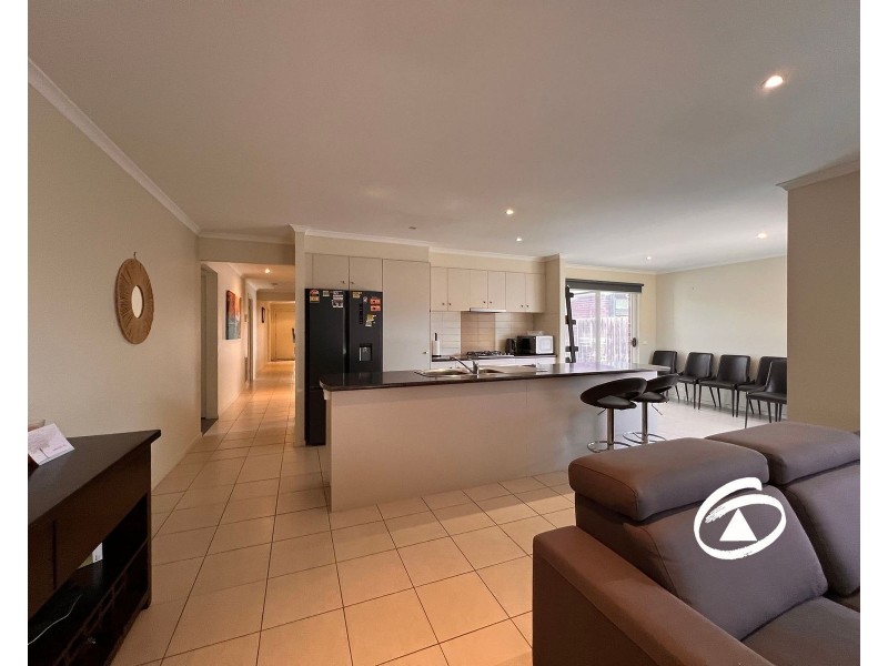 17 Sing Crescent, Berwick VIC 3806