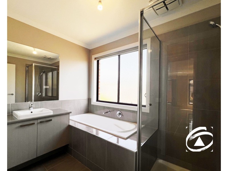 61A Strong Drive, Hampton Park VIC 3976