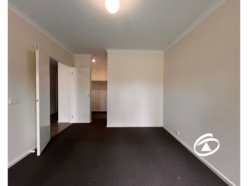 77 Sabel Drive, Cranbourne North VIC 3977