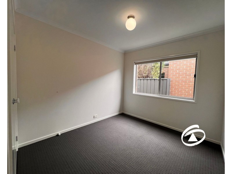 77 Sabel Drive, Cranbourne North VIC 3977