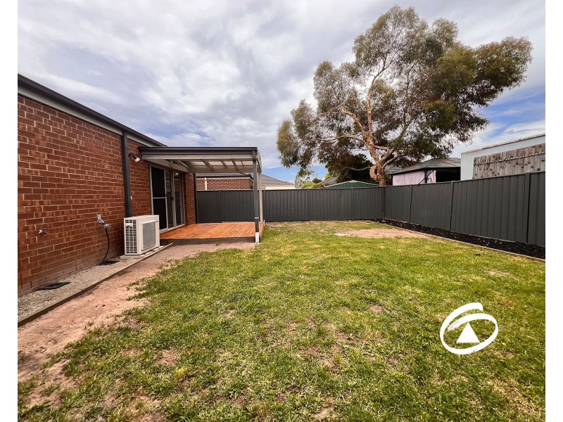 77 Sabel Drive, Cranbourne North VIC 3977