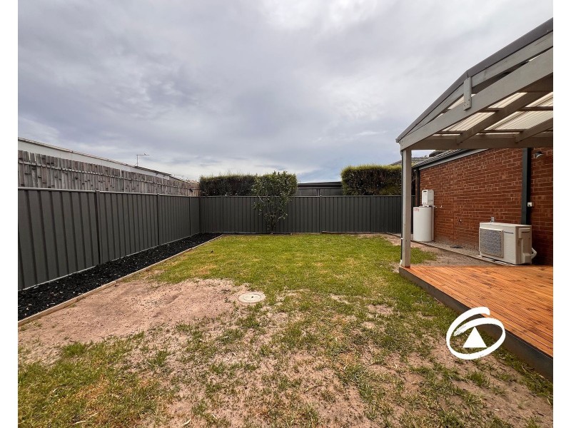 77 Sabel Drive, Cranbourne North VIC 3977