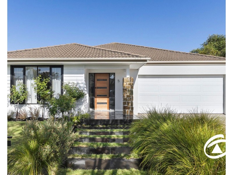 5 Honey Court, Berwick VIC 3806