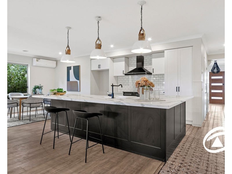 5 Honey Court, Berwick VIC 3806