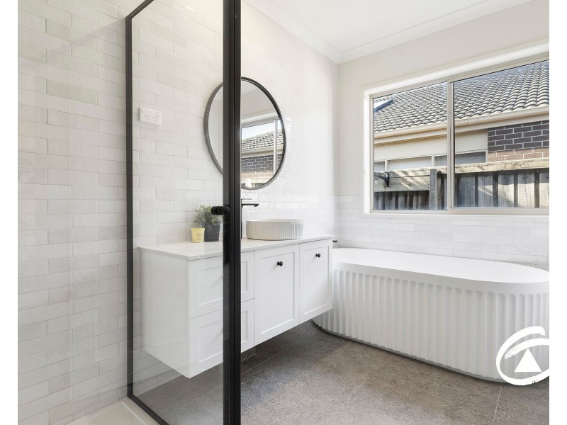 5 Honey Court, Berwick VIC 3806