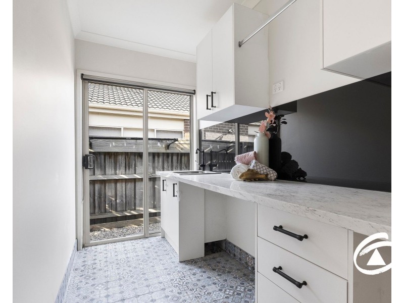 5 Honey Court, Berwick VIC 3806