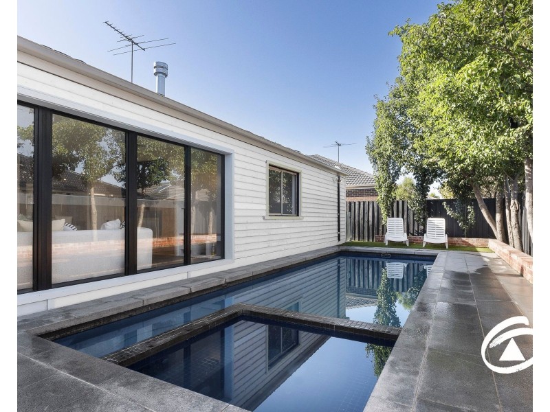 5 Honey Court, Berwick VIC 3806