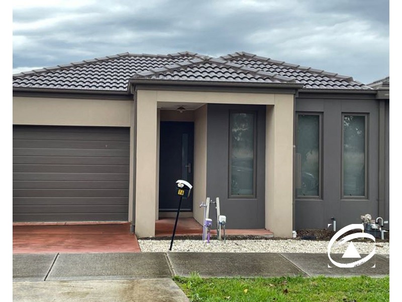 16 Godfrey Avenue, Cranbourne East VIC 3977