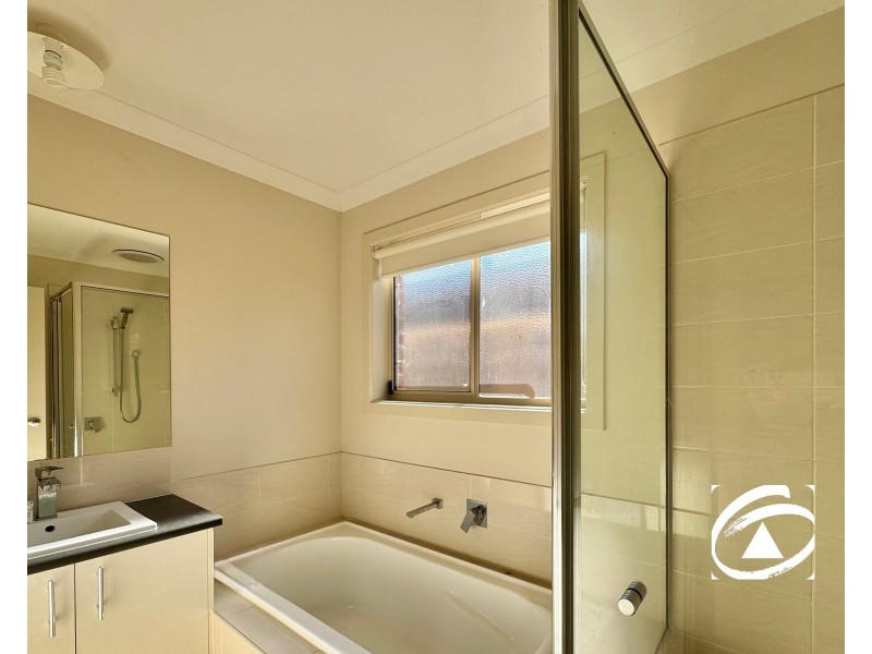 48 Belmont Crescent, Pakenham VIC 3810