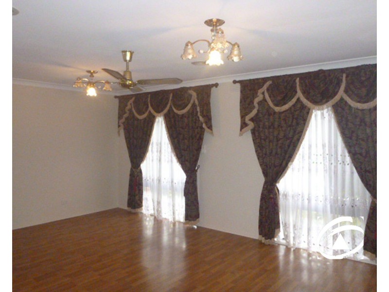 26 Meadow Wood Walk, Narre Warren VIC 3805