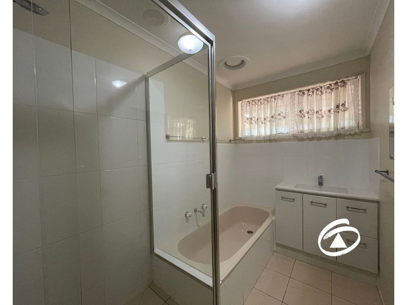 26 Meadow Wood Walk, Narre Warren VIC 3805