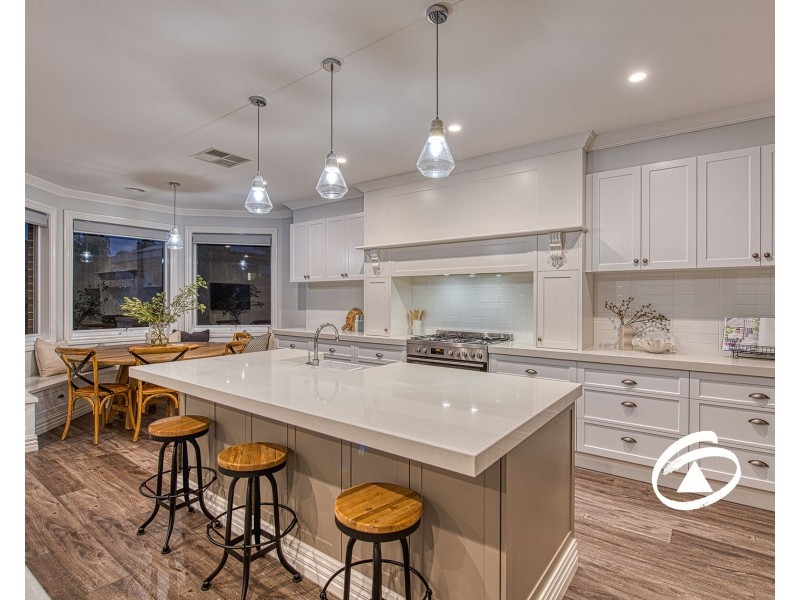 15 Axnick Rise, Officer VIC 3809