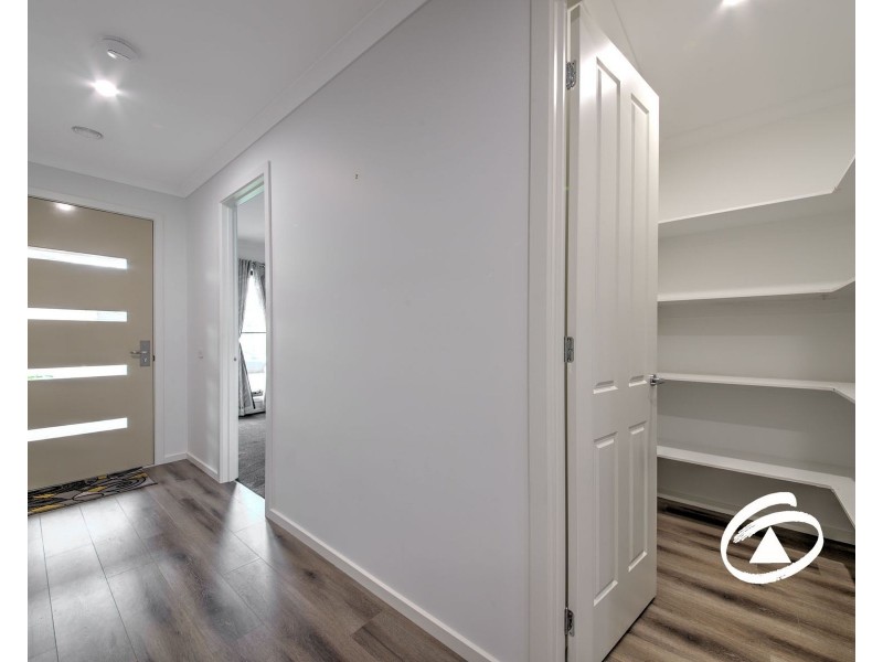 6 Petaluma Crescent, Officer VIC 3809