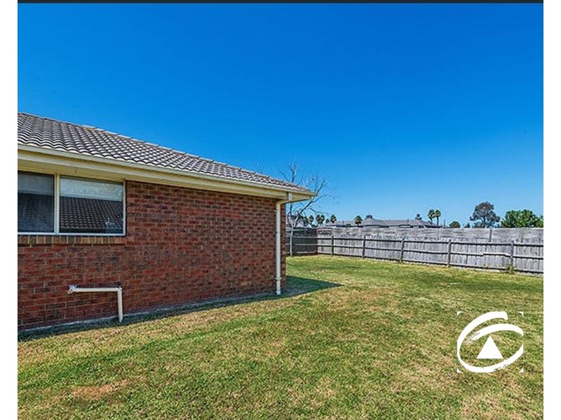 38 Mondous Court, Berwick VIC 3806
