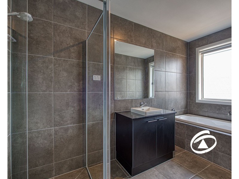 35 Allan Close, Pakenham VIC 3810