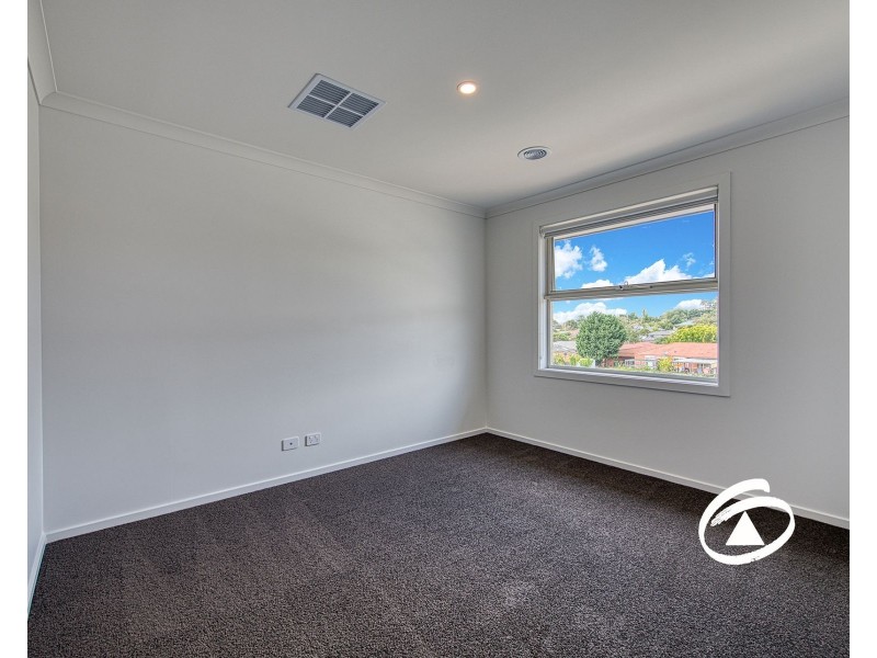 35 Allan Close, Pakenham VIC 3810