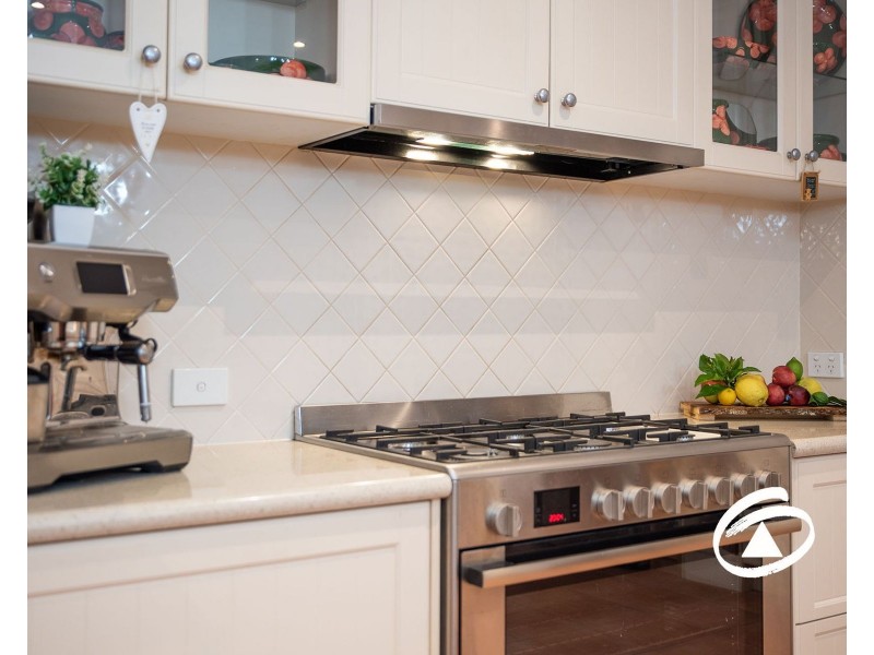 27 Hobart Avenue, Berwick VIC 3806