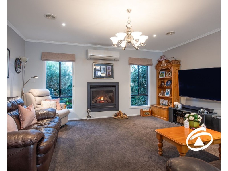 27 Hobart Avenue, Berwick VIC 3806