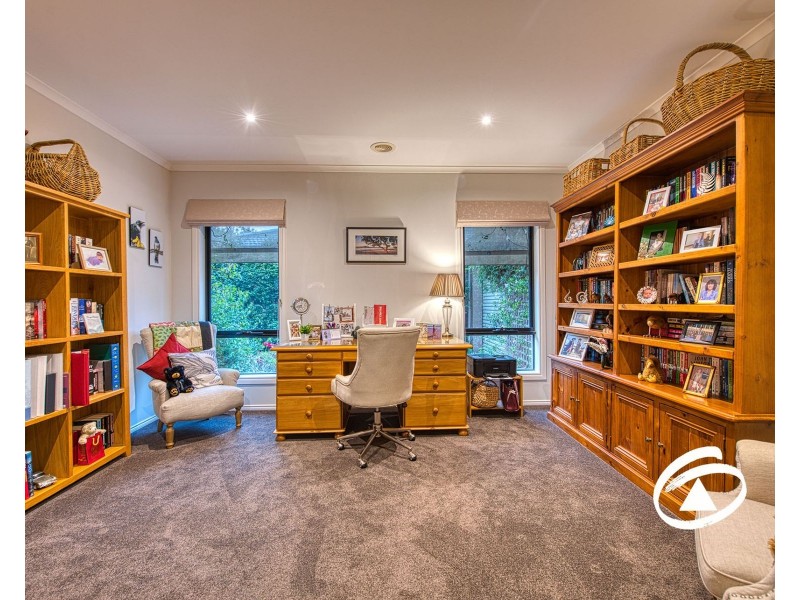 27 Hobart Avenue, Berwick VIC 3806