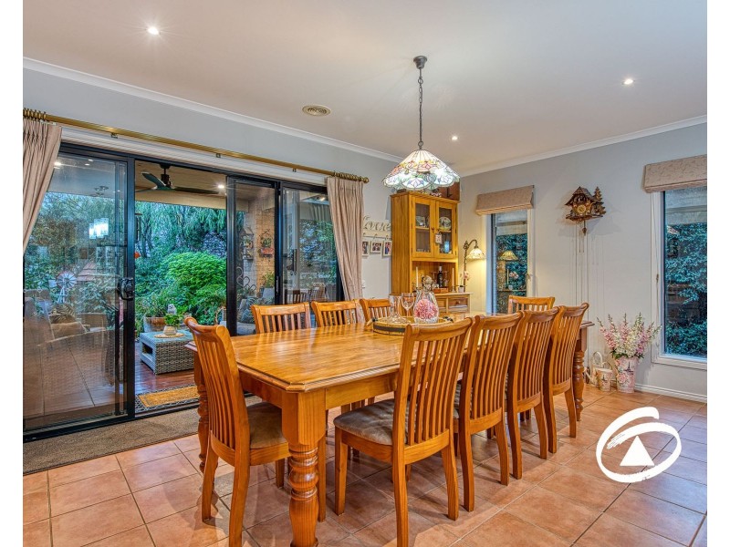 27 Hobart Avenue, Berwick VIC 3806