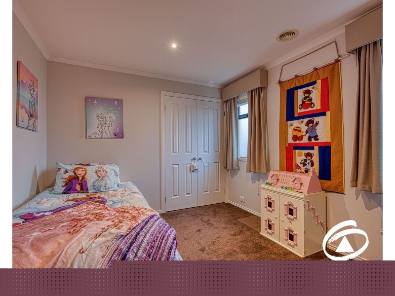 27 Hobart Avenue, Berwick VIC 3806