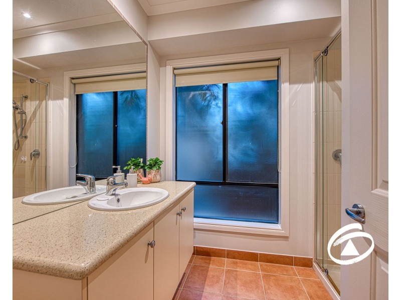 27 Hobart Avenue, Berwick VIC 3806